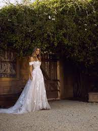 41 Inspiring Backyard Wedding Ideas For An Inexpensive Wedding Cute Wedding Dresses Backyard Wedding Dresses Dream Wedding Dresses