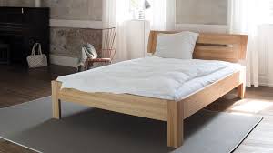Wir hoffen dir damit deine kaufentscheidung zu erleichtern. Bett Marra Mit Lehne 4 Und Fuss F Sira Mobelmanufaktur