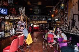 Texas Bar Defies Abbott S Order Hosts Crowded Rally With Maskless Patrons