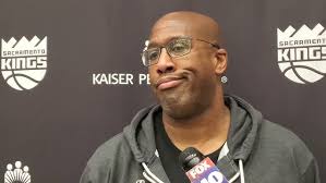 🦁.Sac Kings Coach Mike Brown Has Issues With "Crazy.. @#$!" Questions As  Team Approaches 20-GM Mark