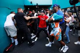 Jake paul swiped floyd mayweather's cap, and this is only going to get worse kevin iole 1 hr ago. Nygquxjmsoagfm