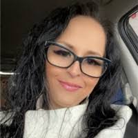 Sandy Melo's Instagram, Twitter & Facebook