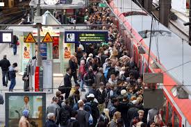 9 stockfotos & bilder zum thema ig bce streik stehen zum lizenzieren zur verfügung. Bild Zu Heute Entscheiden Die Lokfuhrer Uber Den Bahnstreik Bild 1 Von 1 Faz