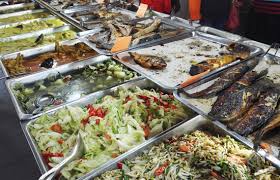 Apabila bercuti dan berjalan ke tempat orang, antara perkara paling best adalah mencari tempat makan paling best di tempat destinasi kita tuju. Kedai Makan Silaturrahim Tempat Makan Tengahari Terbaik Di Teluk Batik Lumut