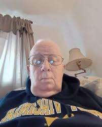 🇬🇧🚚 uk Trucker cab tour Alot different to USA trucks