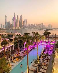 Perfect View Follow Explore Dubai Follow Explore Dubai Sska In 2020 Cool Places To Visit Luxury Homes Dream Houses Luxury Houses Mansions