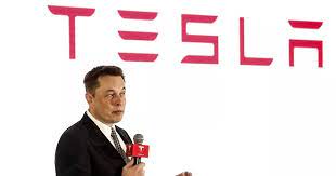 Elon Musk's Tesla on trial after car on autopilot kills woman as she's stargazing - The Mirror