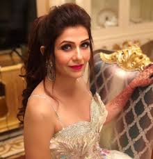 Which Hair Style Suits On Ethnic Wear Quora