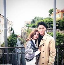 In 2016, she married indonesian vocalist riefian fajarsyah who was a member of the seventeen pop band. Indonesia Tsunami Seventeen Singer Buries His Wife Who Died While Watching Him Perform The Bl