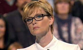Julie Etchingham Itv News Journalist Leadersdebate Tv Presenters Celebrities Friend Outfits