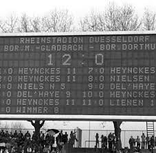 Vertragsverlängerungen & ausblick aufs topspiel gegen borussia m'gladbach | weekly wolves. Gladbach Bvb 12 0 Als Die Spieler Ihre Einwechslung Verweigerten Welt
