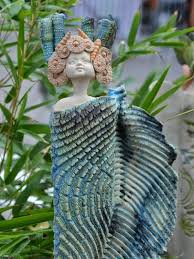 Dies ist eine recht gängige szene im ländlichen nordirland.das ziel meiner zeichnungen ist es, die realität und die eigenschaften des tieres festzuhalten. Huntesternchen Keramikmarkt Tonskulpturen Kunst Skulpturen Keramikskulptur