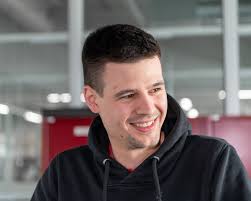 Our wheels have been developed to provide a competitive edge to their  riders. To make sure to keep things like that, we made sure to develop a  range of tools respecting the