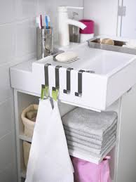 Der waschtisch selbst ist eine frei hängende, leichte konstruktion. Kleine Bader Gestalten Tipps Tricks Fur S Kleine Bad Bauen De