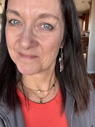 My earrings came in today and I'm in LOVE 🥰