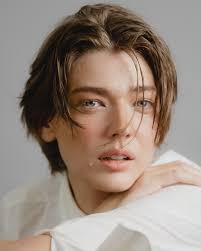 Zoe Crook, photographed in the Redwood Libary #rz67 film lab: @phtsdr