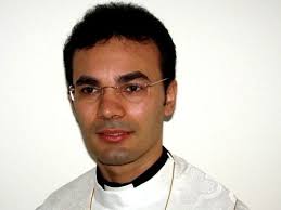 Padre morre em acidente envolvendo caminhão de cerveja