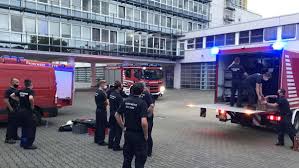 Im kieler stadtteil ravensberg ist eine. Nordrhein Westfalen Ammoniak Austritt In Eishalle Fuhrt Zu Feuerwehr Grosseinsatz Panorama Stuttgarter Zeitung