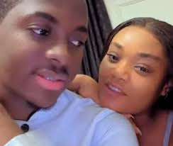 She is giving No space to other girls 😁❤️ She is very protective and  watching every moves of her new found boyfriend. Peter Komba. This is what  we call , Personal angel