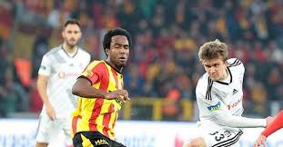 Erman toroğlu'ndan beşiktaşlı rıdvan yılmaz 'ın futboluna övgü! Besiktas In Genc Yildizi Ridvan Yilmaz Seneye Her Sey Cok Farkli Olacak Takvim