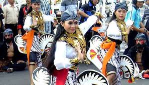 Maybe you would like to learn more about one of these? Properti Tari Kuda Lumping Lengkap Gambar Dan Penjelasannya Cinta Indonesia