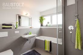 Badezimmer Hinreissend Bad Fliesen Anthrazit Weiss Ideen Baustolz Konfigurator Poing Am Seewinkel Barcelona Bad Fliesen Badezimmer Streichen Badezimmer Fliesen