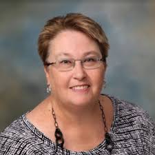 10 Key Takeaways from 100 Podcast Episodes · #SocialSchool4EDU