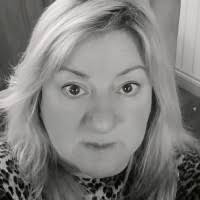 50+ "Julia Petrie" profiles