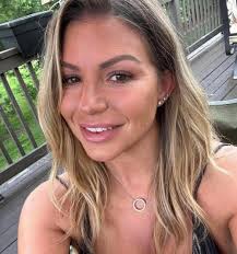 My name is Lilian, and today I celebrate ONE year clean and sober!🔥❤️