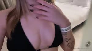 Jilikat Seducing With Her Juicy Ass | PimpBunny