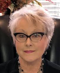 Rachel Gwin's Instagram, Twitter & Facebook