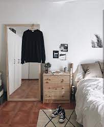 Pin By Edda Obiols On Bedroom Home Decor Small Room Design Simple Bedroom