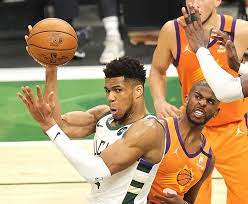 The white in chris paul's big, brown eyes had reddened, tears resting in the corners. Jpckhyf3 Ljcjm