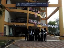 Gained his certificate and diploma in building services engineering (civil engineering) from politeknik kuching sarawak (pks) and politeknik currently pursuing ph.d in design and built environment (mixed mode) at uitm perak. Friendzone Material Akram On Twitter 30 Rt Utk Aku Buka Thread Kisah Seram Real Blok Em Uitm Seri Iskandar Perak Nak Pergi Malam Malam Biar Berteman Https T Co Iz59v07mpy