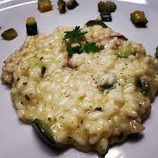 Il risotto speck, radicchio e caciocavallo è un ottimo primo piatto che vede l'abbinamento di ingredienti saporiti: Risotto Zucchine E Speck Picture Of Trattoria Da Vigheto Grancona Tripadvisor