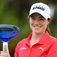 Lisa Maguire's Instagram, Twitter & Facebook