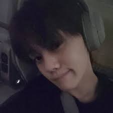 🌸Threads has a new animation for the “Like” button for the cherry blossom  season. Social Media Managers h/t: @nitish_dewan