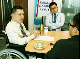 The 99 speedmart's business concept is by achieving optimum economies of scale through bulk purchases of goods. 99 Speedmart Owner Wife