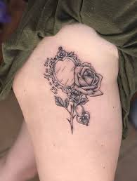 Schöne tattoos niedlich tattoos coole tattoos einfache rose tattoo disney prinzessin tattoo motten tattoo rose tattoo ideen tattoo oberschenkel die schöne und das biest. Top 100 Best Beauty And The Beast Tattoos 2021 Inspiration Guide