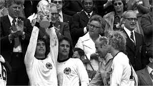 So trauert die fußballwelt um gerd müller). Bomber Der Nation Ehrlich Bescheiden Erfolgreich Dfb Deutscher Fussball Bund E V