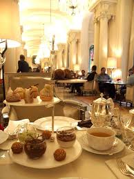 L Heure Du The A L Hotel Plaza Athenee Paris