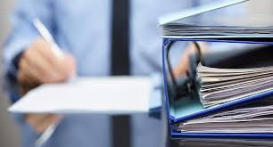 Resume yang baik adalah ringkas, namun cv bisa menjangkau lima halaman atau lebih, memberikan penjelasan rinci tentang riwayat pekerjaan pemohon, prestasi akademik, penghargaan, publikasi, dan banyak lagi. 10 Dokumen Yang Perlu Dan Tidak Perlu Dibawa Semasa Temuduga