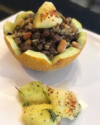 I guess it is persian and armenian influence what made ottoman cooks combine meat and fruits, which when done right creates an excellent balance of flavor. Tadina Bakan Tarifini Soruyor Iste Kavun Dolmasi Tarifi Saglik Haberleri