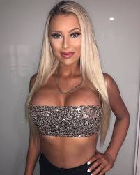 A perfect example! @maddisonjenkins hair, makeup, clothes and body is  exemplary 💗 trophywife trophy trophygirlfriend... – @trophydolls on  Tumblr