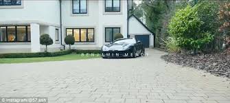Benjamin mendy has revealed that he has a football pitch in his house and it's peak benjamin mendy. Benjamin Mendy Stars In Promotional Video For Premier League Stars Barber Daily Mail Online