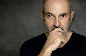 Ya se encuentra retomando de a poco sus actividades y su vida normal tras el complejo panorama al que. Luis Gnecco El Actor Chileno Que Se Puso En La Piel De Pablo Neruda Gente Online