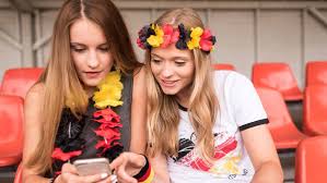 See more of fussballfans on facebook. Wm Steckbrief So Tickt Lebt Isst Kauft Der Typische Fussballfan W V