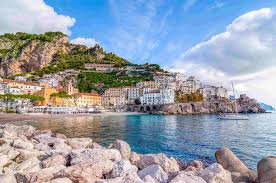 Amalfi, contributi economici straordinari a favore di persone e famiglie in condizioni  di disagio per l'anno 2026 &ndash; Gazzettadellirpinia