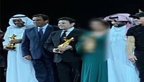 Jun 19, 2021 · واستضاف جورج قرداحي في الحلقة فتاة سعودية تدعى فاطمة ، حضرت من اجل ايصال رسالة شكر لزوجها الذي ساعدها ووقف بجانبها في مسيرتها التعليمية والعملية. ØªÙƒØ±ÙŠÙ… Ø¬ÙˆØ±Ø¬ Ù‚Ø±Ø¯Ø§Ø­ÙŠ Ø¨Ø§Ù„Ø³Ø¹ÙˆØ¯ÙŠØ© ÙŠØ«ÙŠØ± Ø¬Ø¯Ù„Ø§ Ø§Ù„Ø®Ù„ÙŠØ¬ Ø§Ù„Ø¬Ø¯ÙŠØ¯