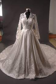 Maybe you would like to learn more about one of these? Datei Kate Middleton Royal Dress Replica Full Front Jpg Wikipedia
